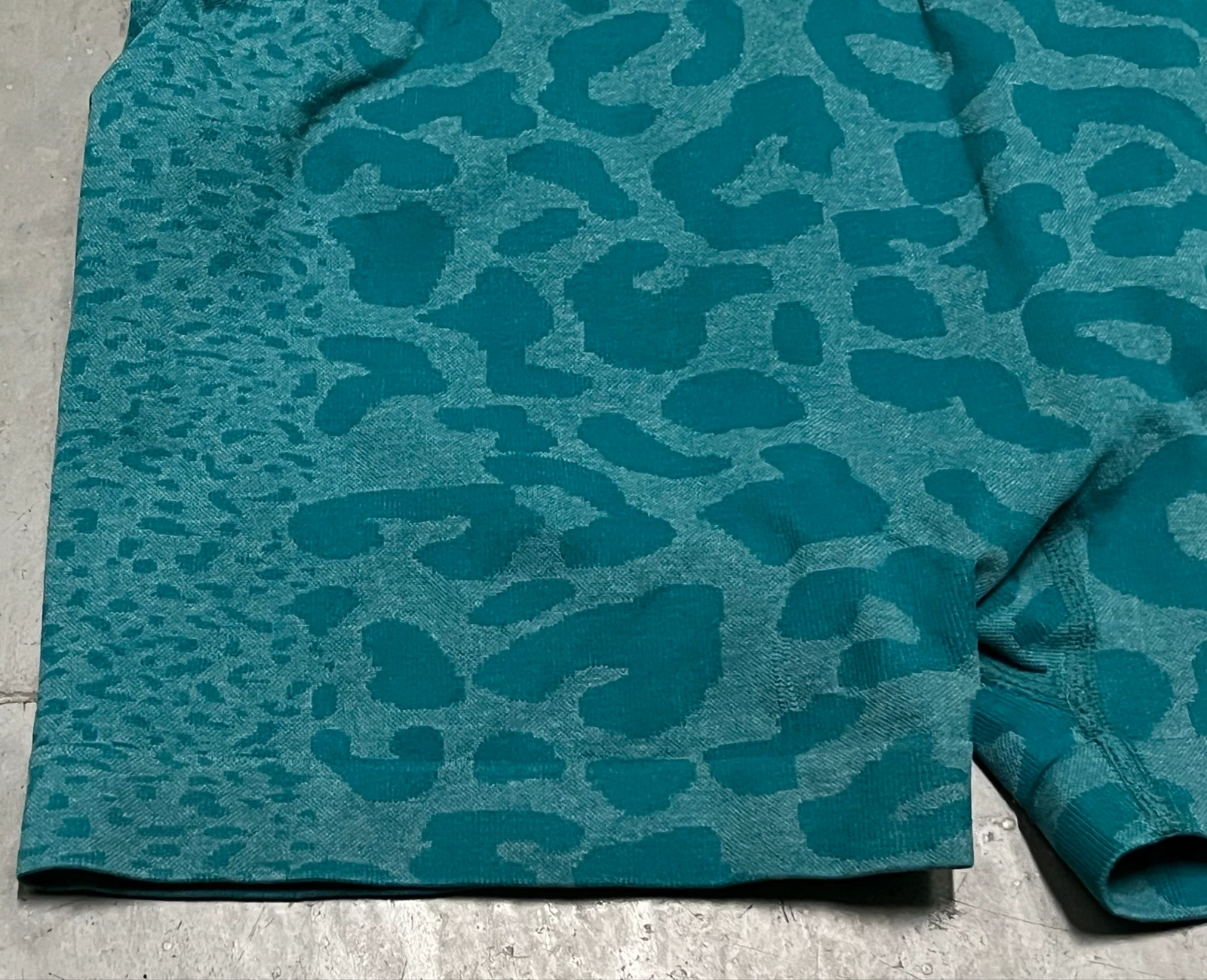 Shorts deportivos turquesa animal print  – photo 4